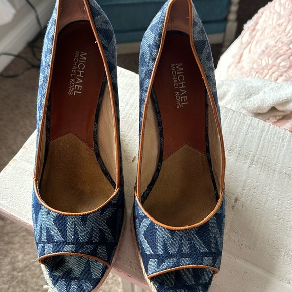 micheal Kors shoes. - Picture 1 of 6